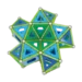 Construction en Geomag en forme de rosace réalisée avec des barrettes magnétiques, des sphères métalliques et des panels colorés lors d’un atelier Mag4play à Lyon, dans le Rhône, en Rhône-Alpes et en Suisse romande.